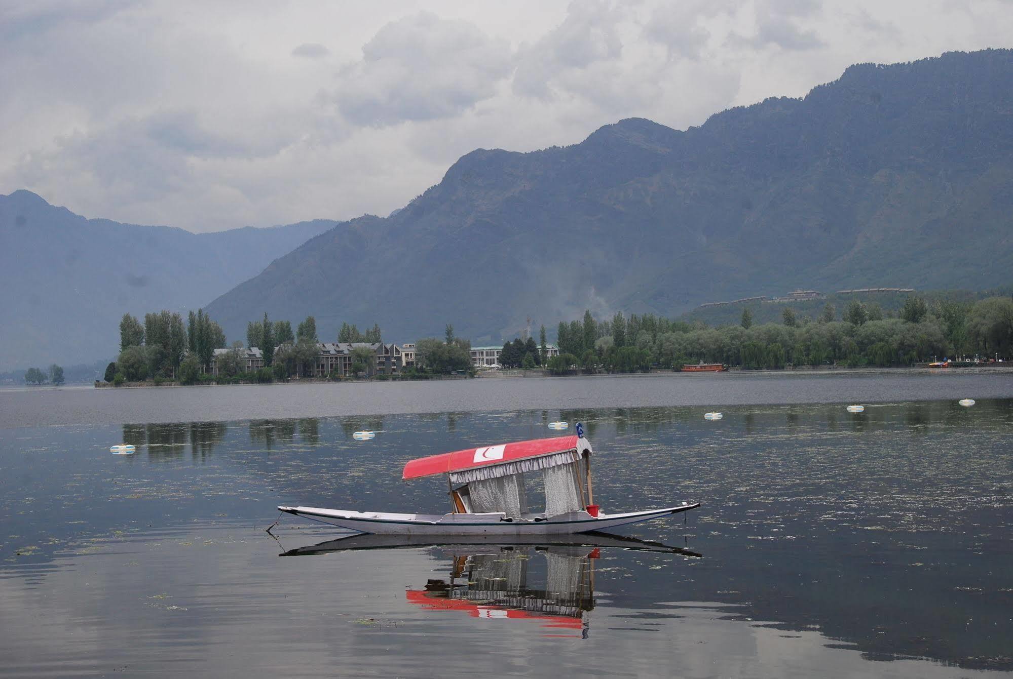 The Lalit Grand Palace Srinagar Exterior foto